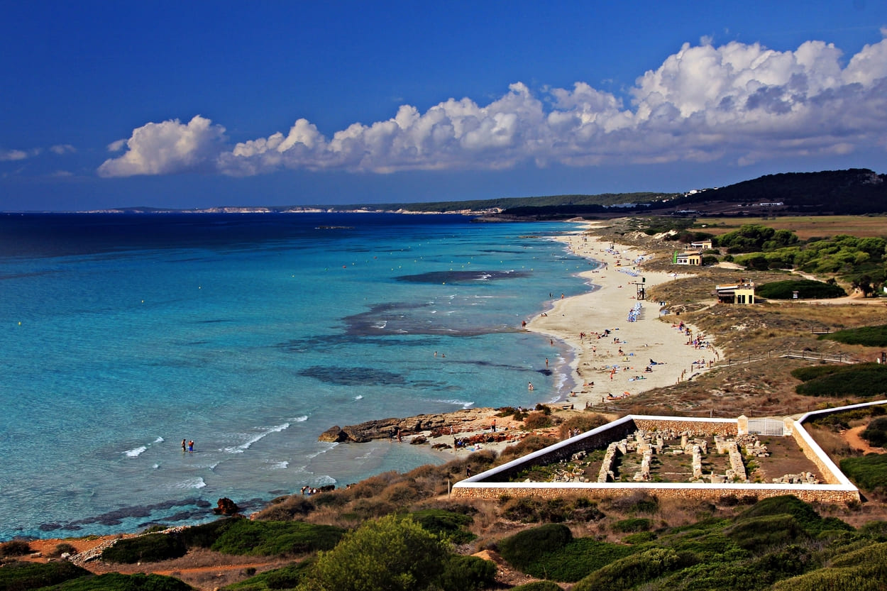Playa Son Bou en Menorca